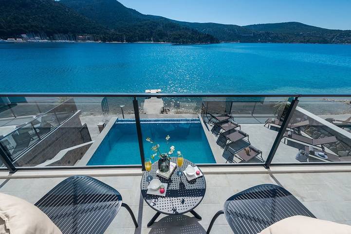 Villa pour 12 personnes, avec balcon à Slano