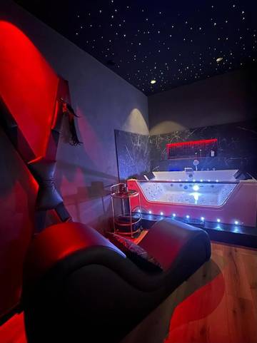 Gîte pour 2 personnes, avec jacuzzi et terrasse à Bourg-Saint-Christophe