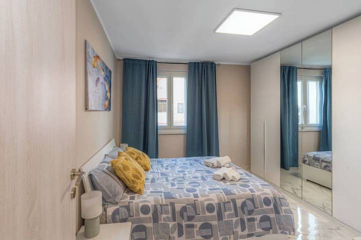 Appartement entier, Elegant tourist accommodation facing metro C in Borghesiana, Rome