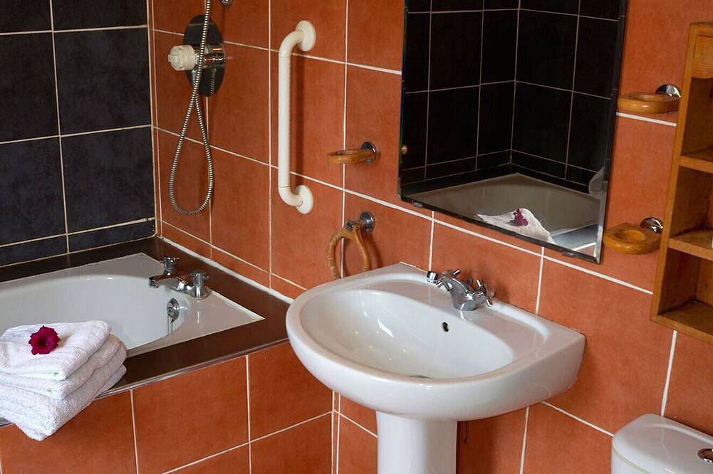 Ganze Wohnung, Croagh Patrick Apartment - Selbstversorger für 2-3 Personen am Bertra Strand, Westport, Mai in Croaghpatrick ED, County Mayo