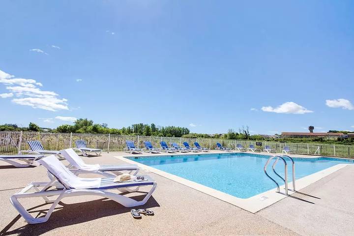 Location de vacances pour 6 personnes, avec terrasse ainsi que sauna et piscine, animaux acceptés à Colombiers - 2
