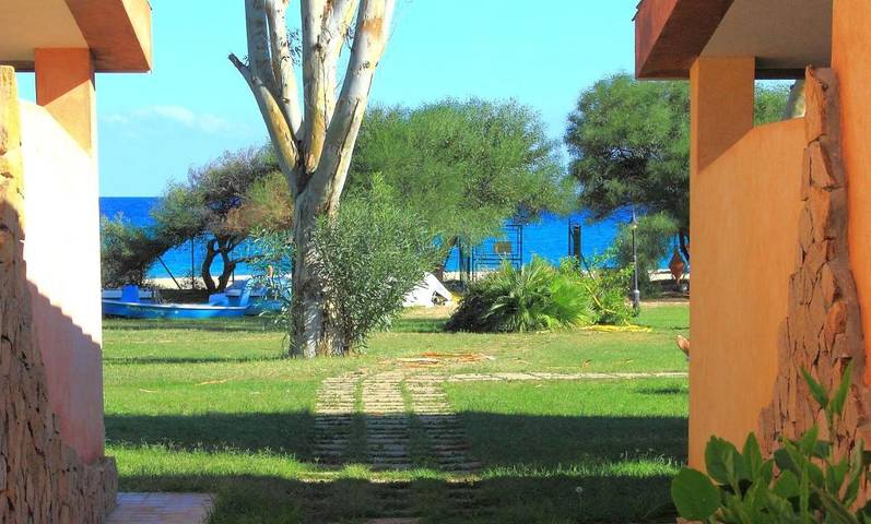 Bungalow für 5 Personen, mit Whirlpool und Kinderpool sowie Garten und Pool, mit Haustier in Süd Sardinien - 4