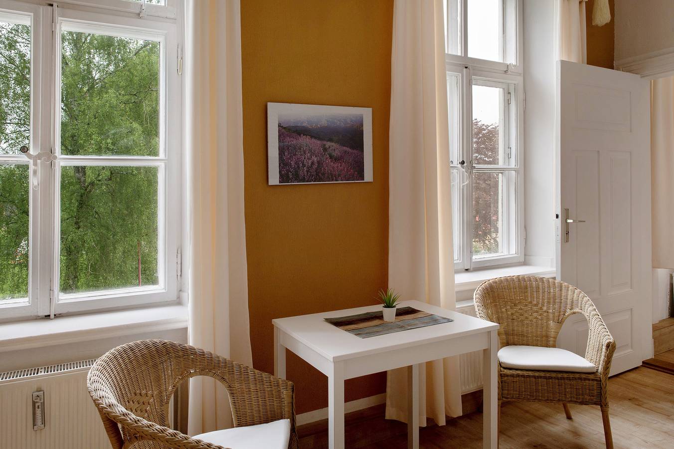 Ganzes Studio, Einzimmerapartment 'Ferienwohnung 3' mit gemeinsamer Terrasse, gemeinsamem Garten in Krakow am See, Mecklenburgische Seenplatte