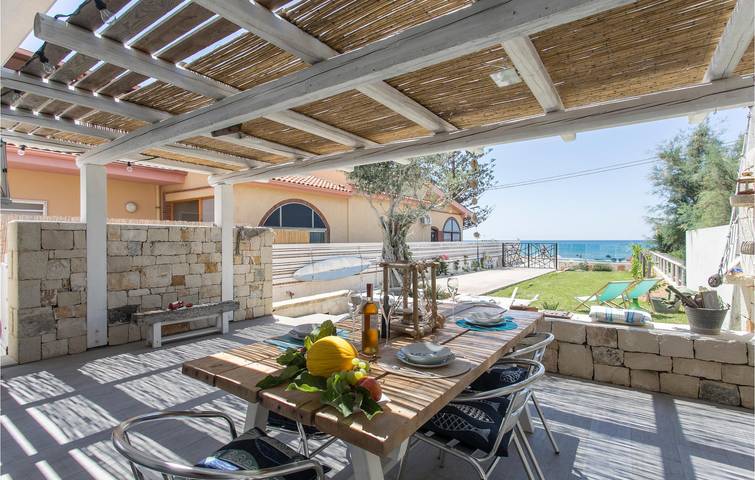Appartamento di 155 m² con piscina e parcheggio: Santa Maria del Focallo in Santa Maria del Focallo, Ispica