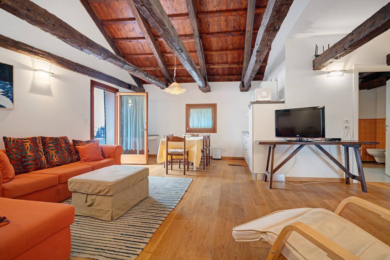 Holiday Home 'Cozy Country Loft Oleandro' with Private Terrace, Wi-Fi and Air Conditioning in Chioggia, Prowincja Wenecja