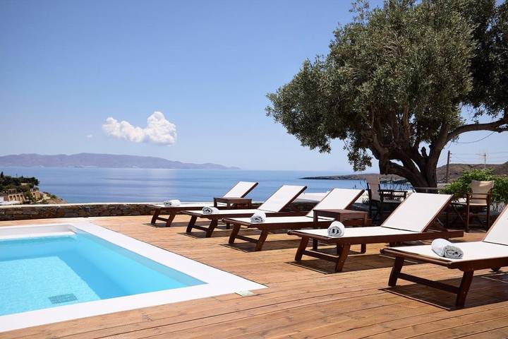 Location de vacances pour 4 personnes, avec Balcon et Terrasse ainsi que Piscine et Vue dans Κανάλα