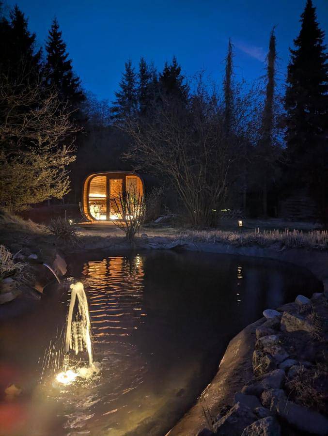 Livias Lodge Nurdachhaus mit Sauna Terrasse und Garten am Wald in Wittingen, Landkreis Gifhorn
