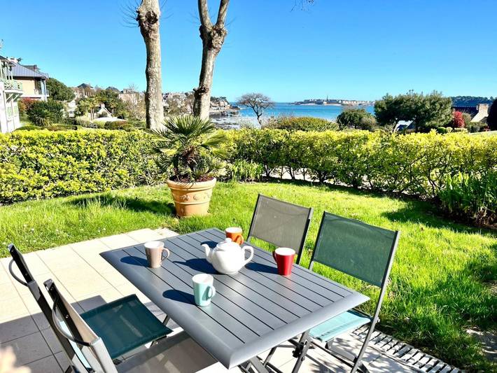 Gîte pour 4 personnes, avec Terrasse et Jardin à Dinard