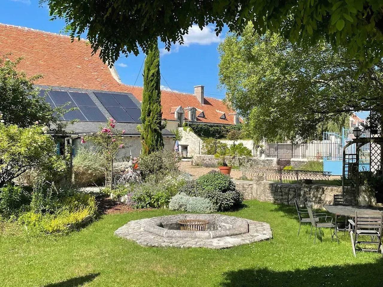 Maison confortable à Bréhémont avec jardin paisible in Bréhémont, Vallée de la Loire