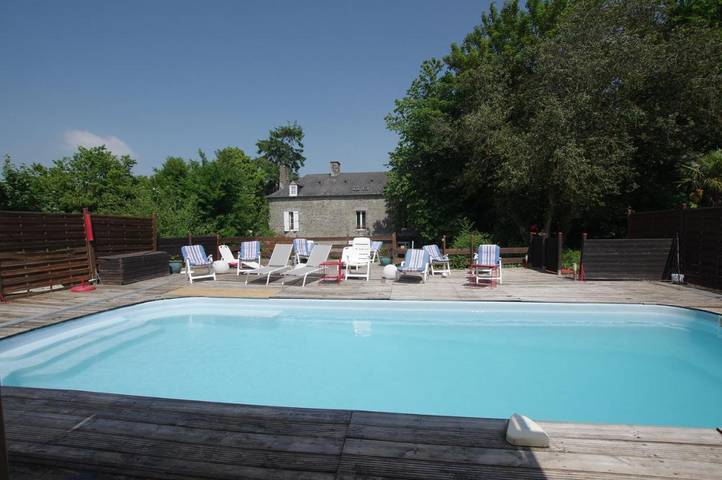 Appartement de vacances pour 3 personnes, avec Jacuzzi et Terrasse ainsi que Jardin et Piscine