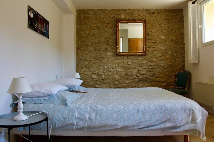 Gîte pour 5 personnes, avec terrasse et piscine à Ménerbes - 4