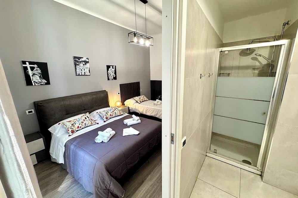 Ganze Wohnung, New Modern 6Br Apt in der Nähe von Colosseo in Rom, Rom Provinz