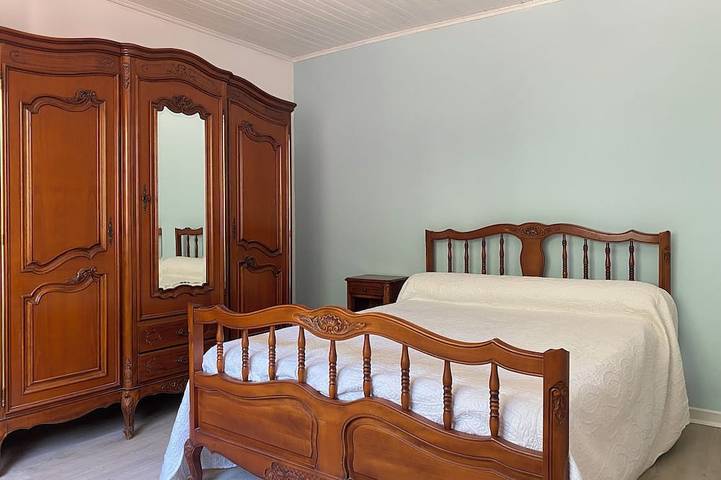Villa Avec Terrasse et Jardin in Saint-Mitre-les-Remparts, Mediterranean Coast (France)