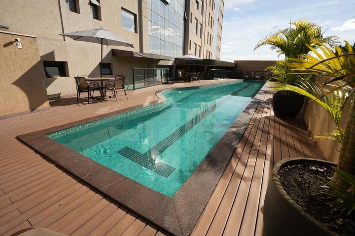 Pousadas para 3 pessoas, com sauna e piscina e ainda terraço, com animais de estimação em Ribeirão Preto