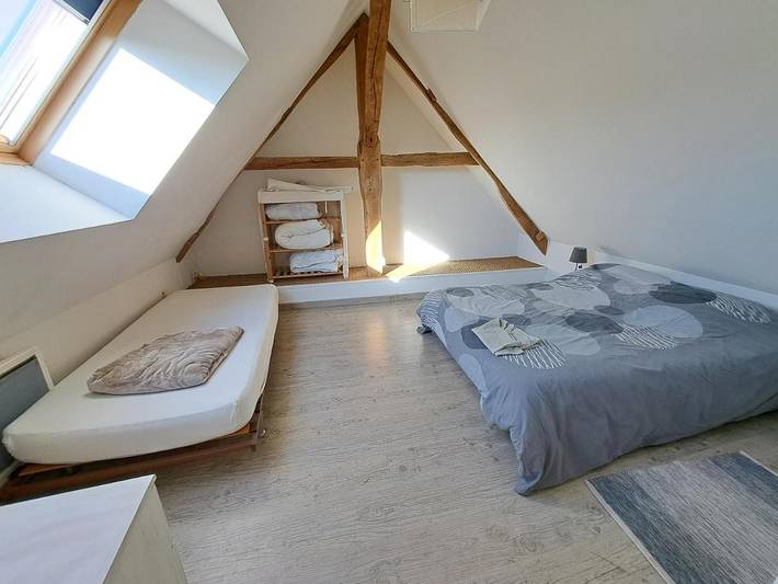 Location de vacances pour 10 personnes, avec jardin ainsi que terrasse et vue, animaux acceptés à Écommoy - 4