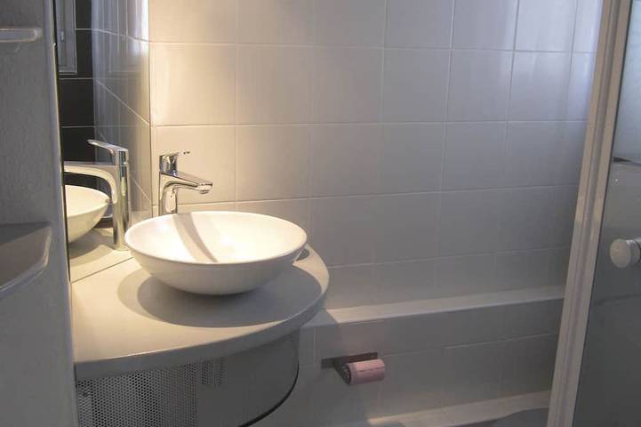 Apartamento entero, Air-conditioned apartment with a terrace overlooking the ocean in Tiuccia, Casaglione