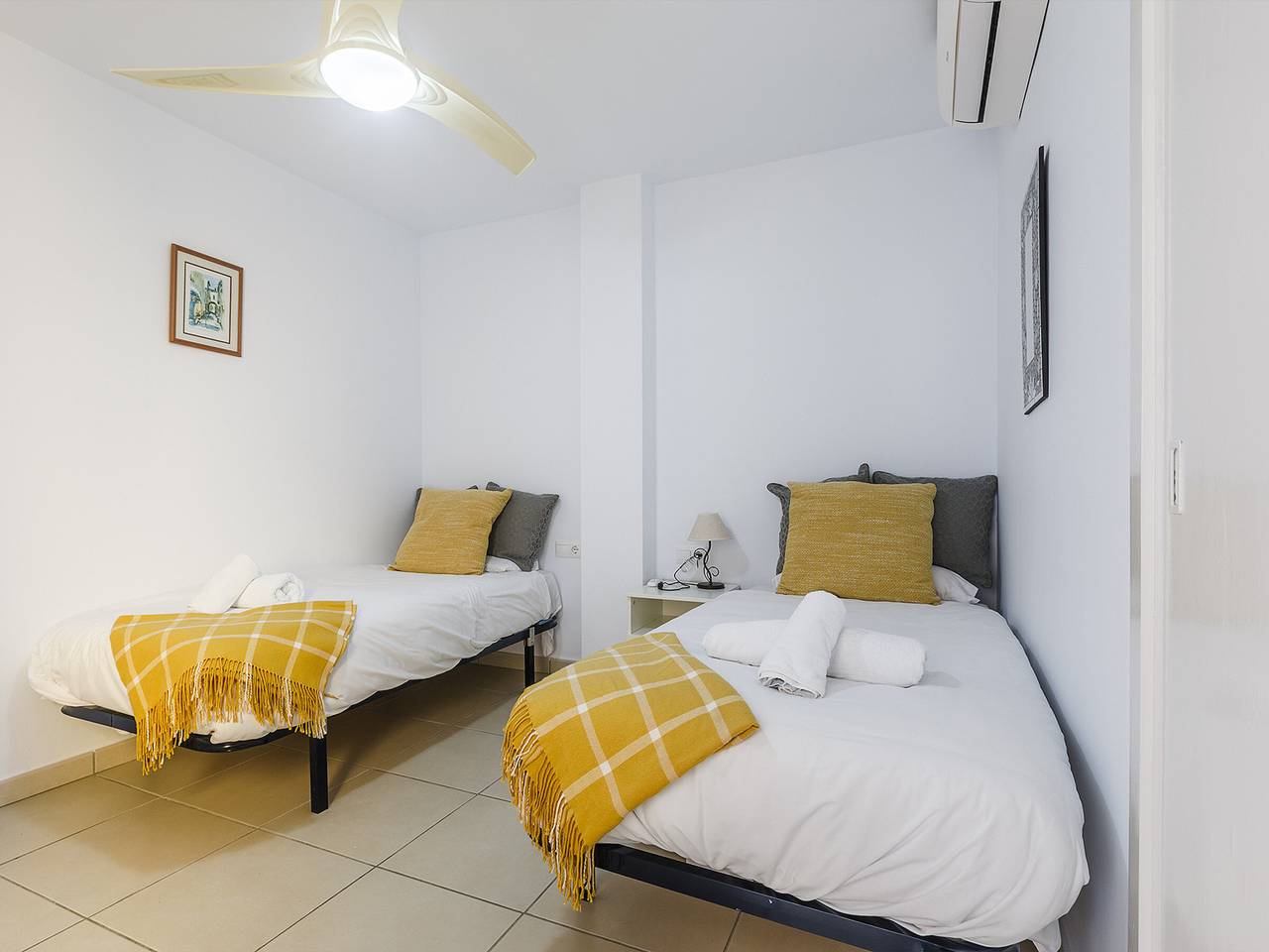 Ganze Wohnung, Strandwohnung mit Klimaanlage in Torre del Mar, 2 Schlafzimmer für 4 Personen in Playa de Torre del Mar, Torre del Mar