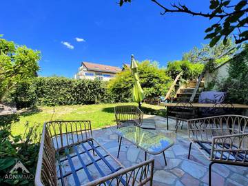 Cottage pour 7 personnes, avec jacuzzi et jardin à Saint-Genis-Pouilly
