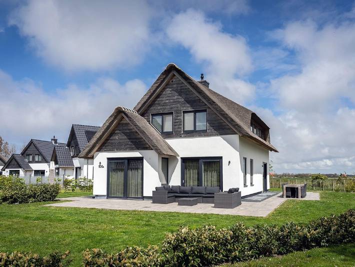 Villa voor 10 personen, with Terras and Tuin as well as Sauna in 