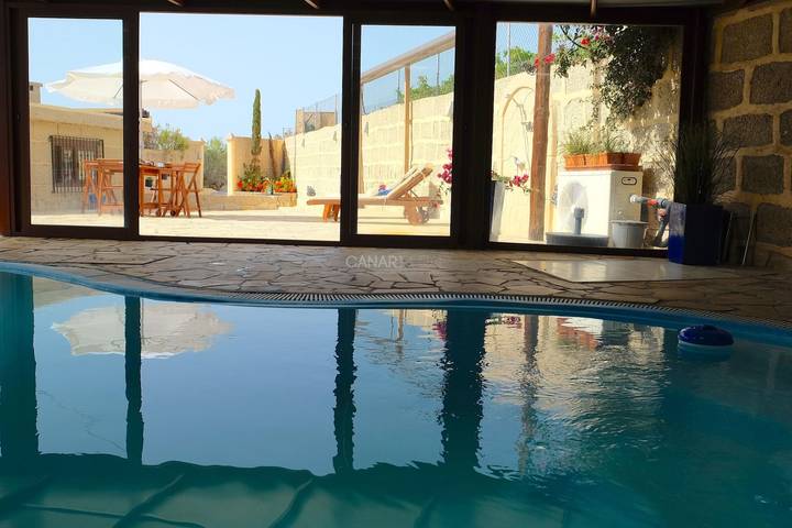Finca für 4 Personen, mit Terrasse und Garten sowie Pool in Arico