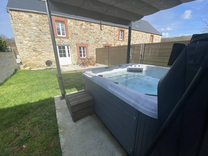 Gîte pour 2 personnes, avec sauna ainsi que jacuzzi et jardin à Saussemesnil