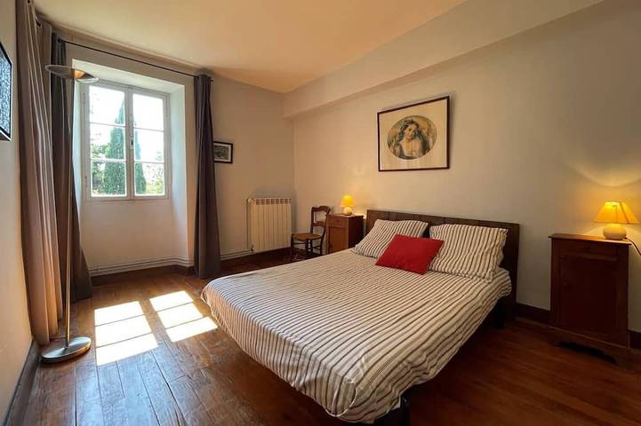 Location de vacances pour 8 personnes, avec jardin à Susmiou - 2