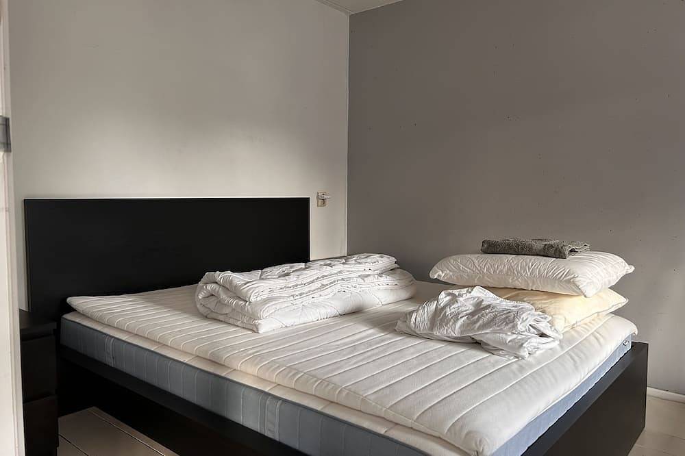 Ganze Wohnung, Family, pet friendly, 15 mins from central. Spacious, modern apartment. Ams! in Amsterdam Nieuw-West, Holländische Küste