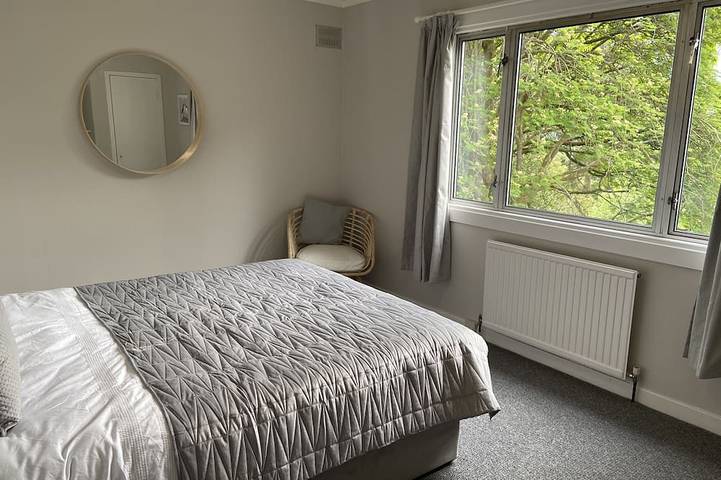 Loch Lomond holiday cottage, stunning views, weekly discounts available in Loch Lomond, Argyll & Bute