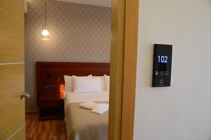 Location de vacances pour 7 personnes, avec piscine ainsi que vue et jardin dans Tolo (Grèce) - 3