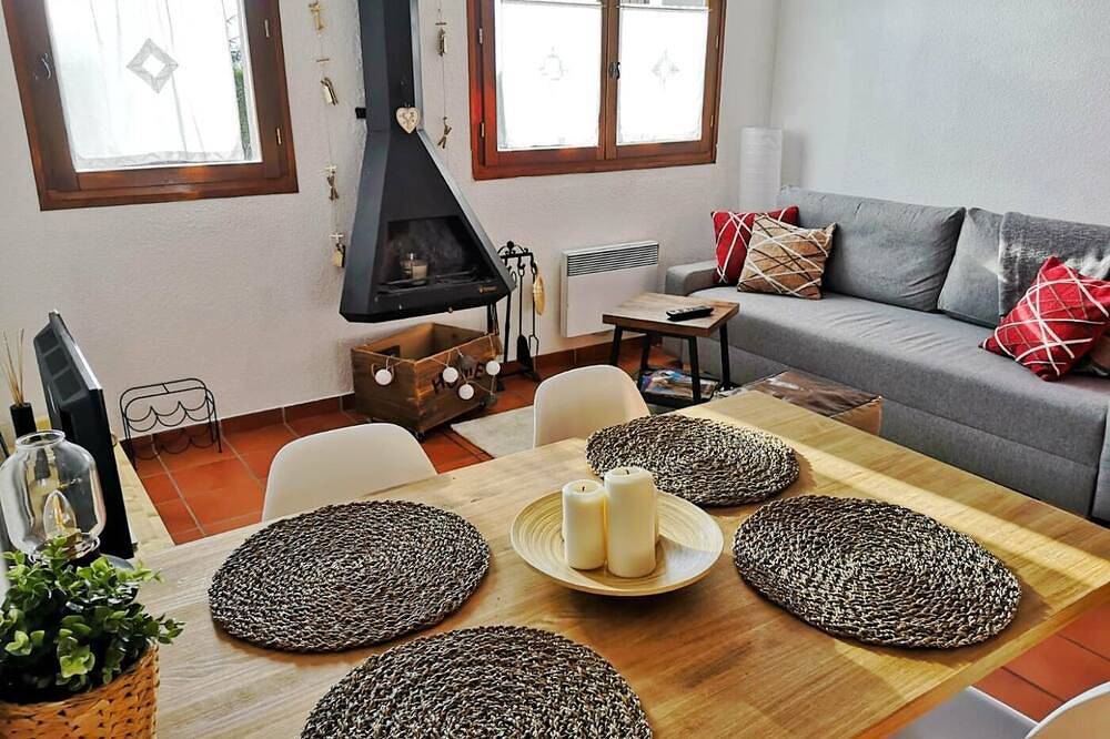 Apartamento entero, Planta Baja 1 hab. con Piscina, Chimenea y Jardín Privado in Osséja, Parque Natural Regional de los Pirineos Catalanes