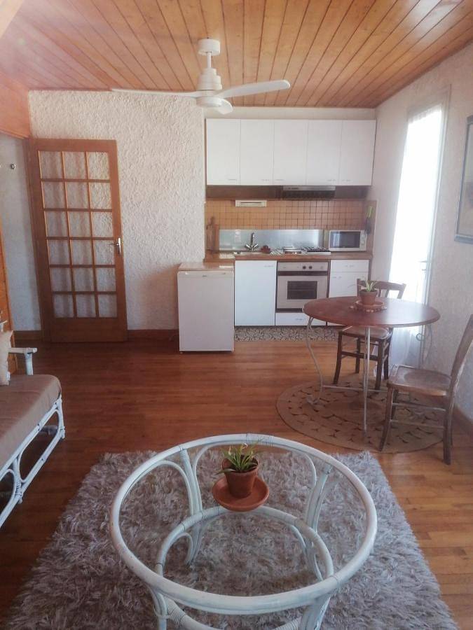 Gîte pour 2 personnes à Salles-Curan - 2