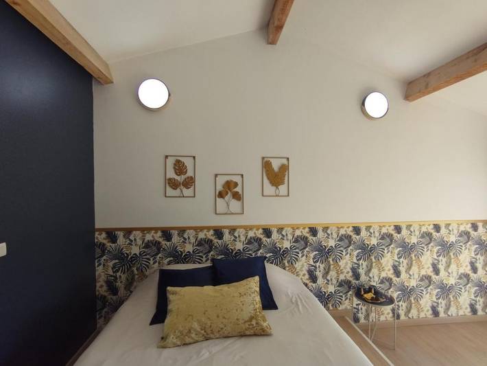 Location de vacances pour 2 personnes, avec terrasse et jardin, animaux acceptés à Milhaud - 2