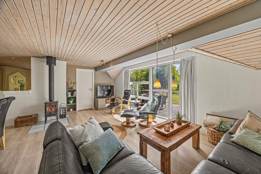 Ferienhaus mit Pool, Sauna und Spa in Henneby in Henne, Filsø See