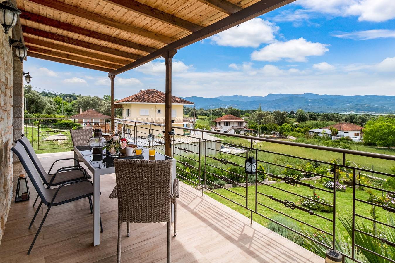 Apartamento 'Lefkada View Villa Vasiliki 1' con jardín y Wi-Fi in Región de Aetolia-Acarnania