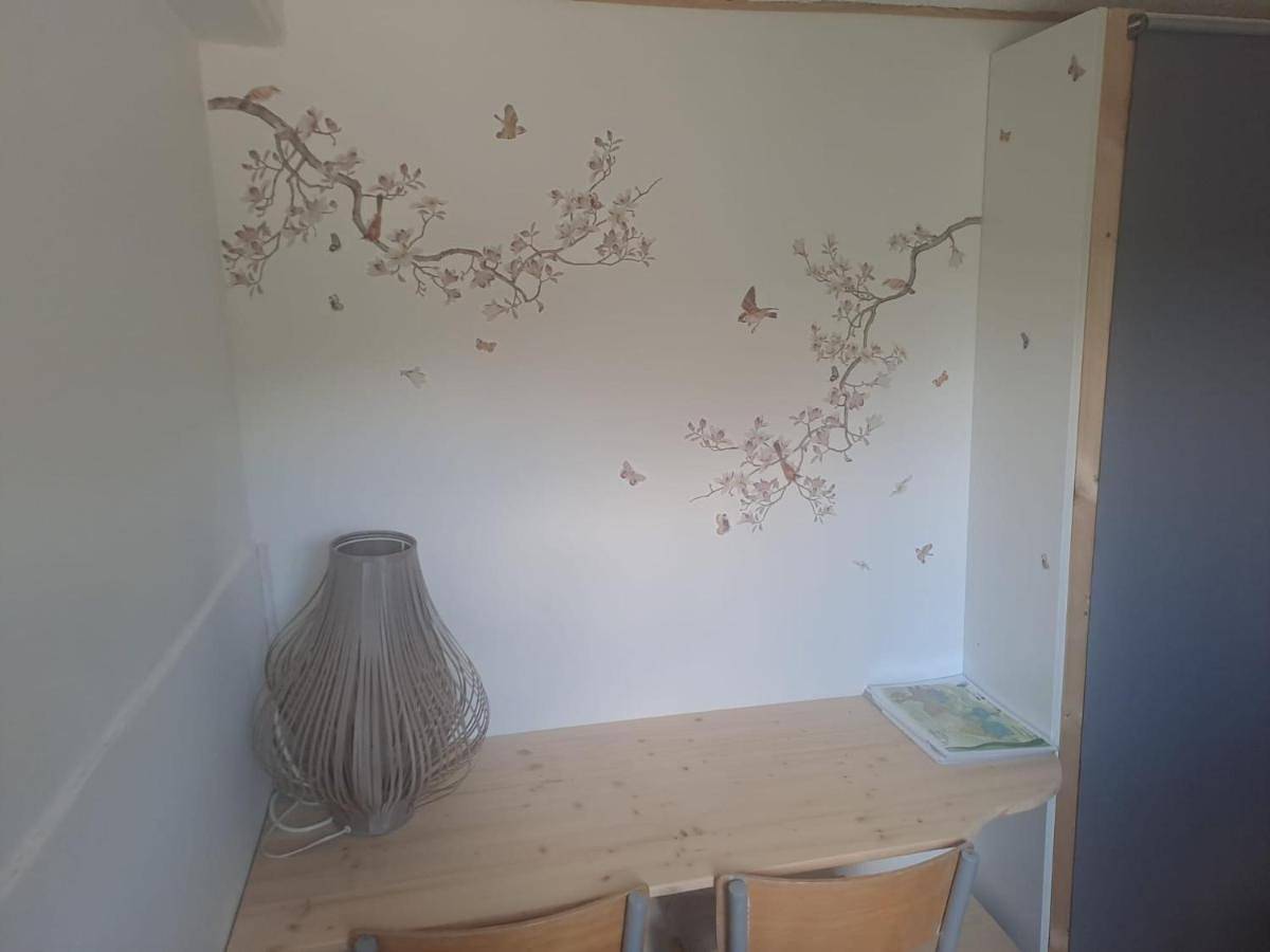 Appartement entier, One-Bedroom Apartment in Saint-Martin-de-Brômes, Alpes-de-Haute-Provence