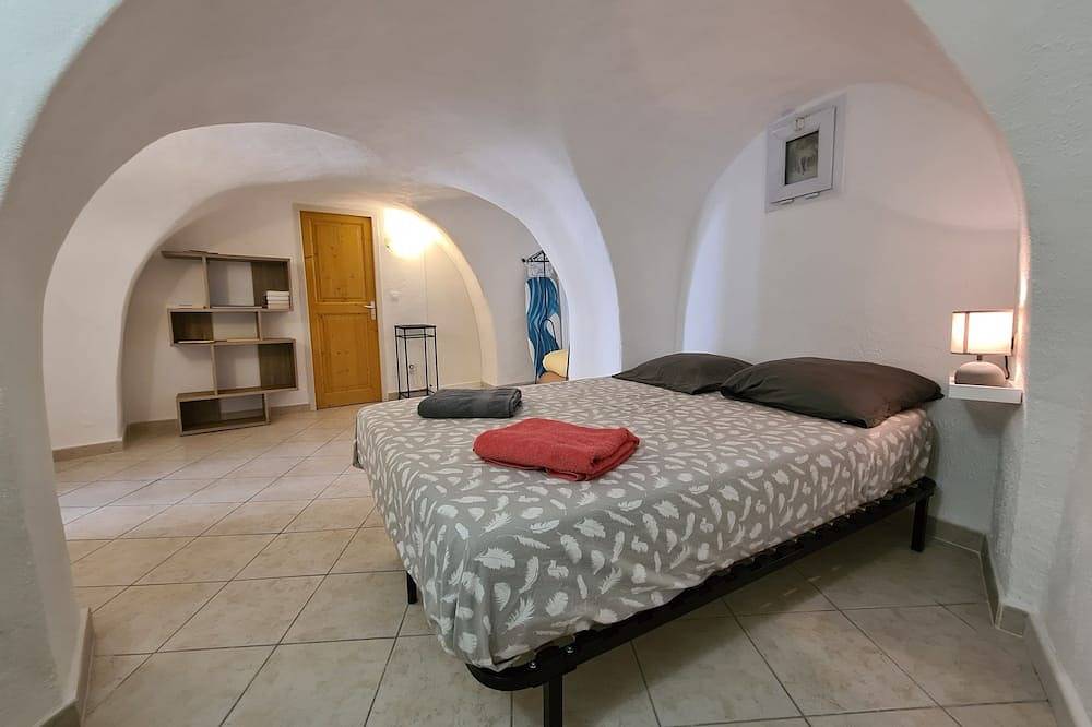 Gîte Lucas 4 pers. piscine et clim à Sommières – Calme, nature & traditions ! in Sommières, Région de Nîmes