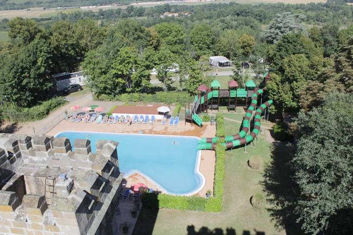 Camping pour 3 personnes, animaux acceptés dans Région de Besse-et-Saint-Anastaise - 4