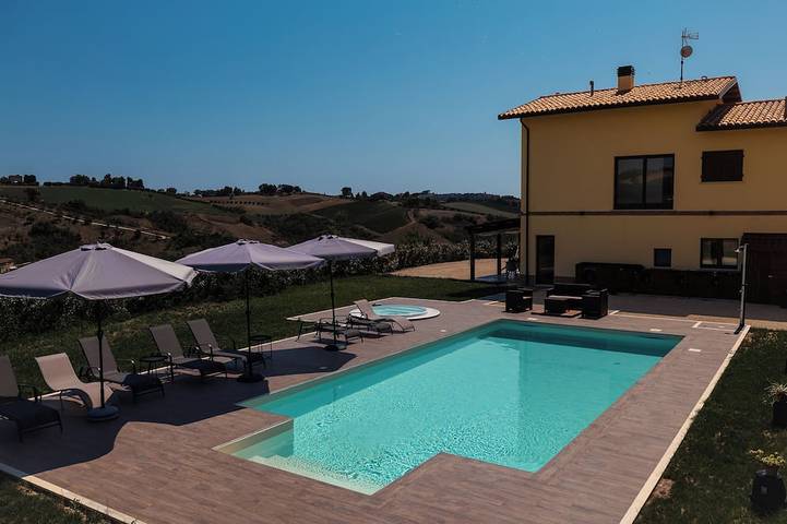 Villa per 12 persone, con idromassaggio e giardino - 1