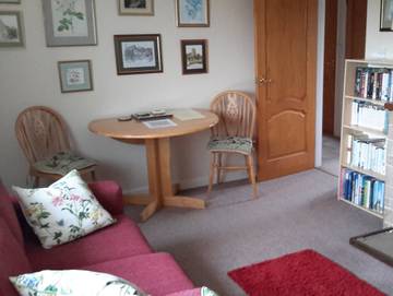 Log Cabin for 2 People in The Cotswolds, South West England, Photo 2