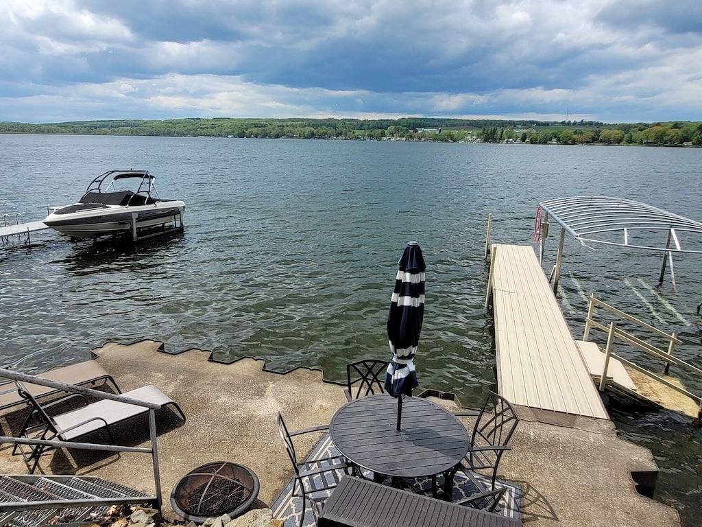Lakefront cottage on Silver lake near Letchworth Park in Wyoming County