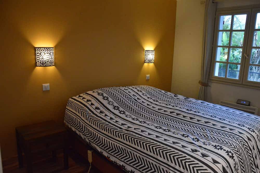 Ahetze, between Biarritz and St Jean de Luz House + swimming pool and parking lot *** in Ahetze, Bayonne und Umgebung
