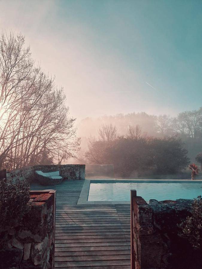 Location de vacances pour 3 personnes, avec jardin ainsi que piscine et vue à Saint-Romain-la-Virvée - 3