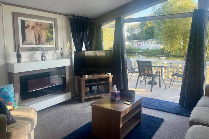 Location de vacances pour 5 personnes, avec balcon et vue sur le lac, adapté aux familles dans Cotswolds