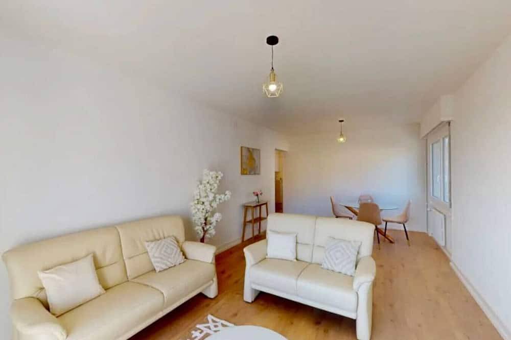 Appartamento intero, Spacious Minimalist Prilly 2 Br in Prilly, Distretto dell'Ouest lausannois
