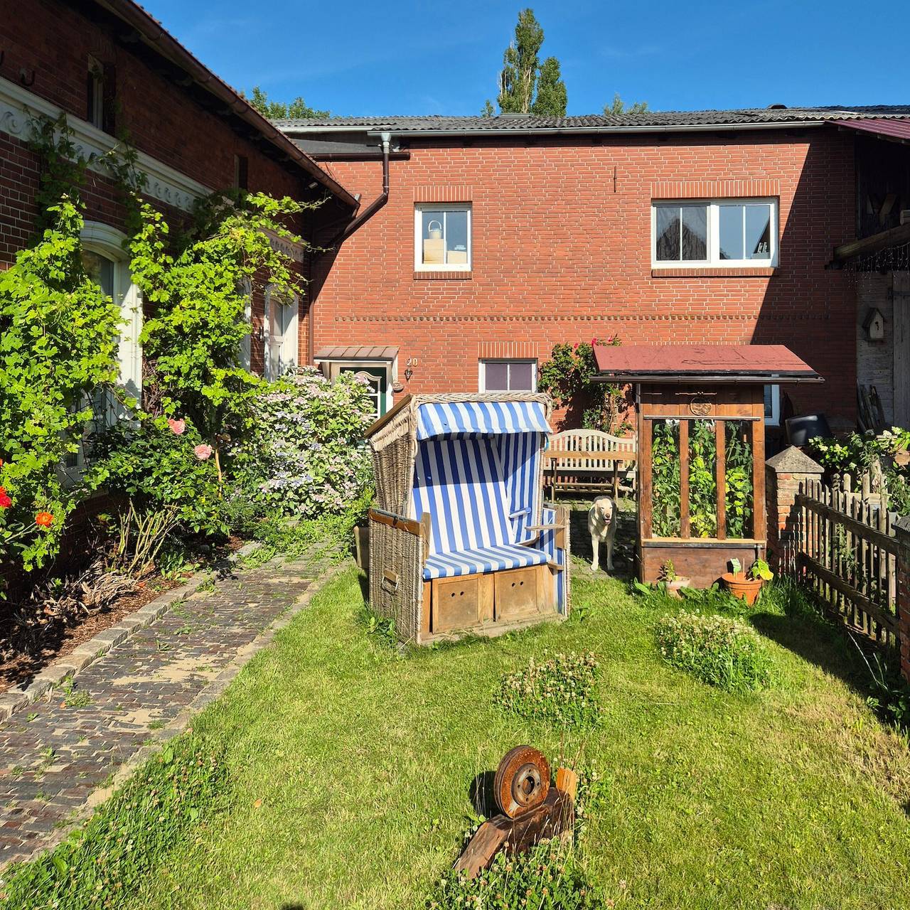 Entire apartment, Apartment 'Abendsonne' with Shared Terrace, Shared Garden and Wi-Fi in Mulsum, Cuxland