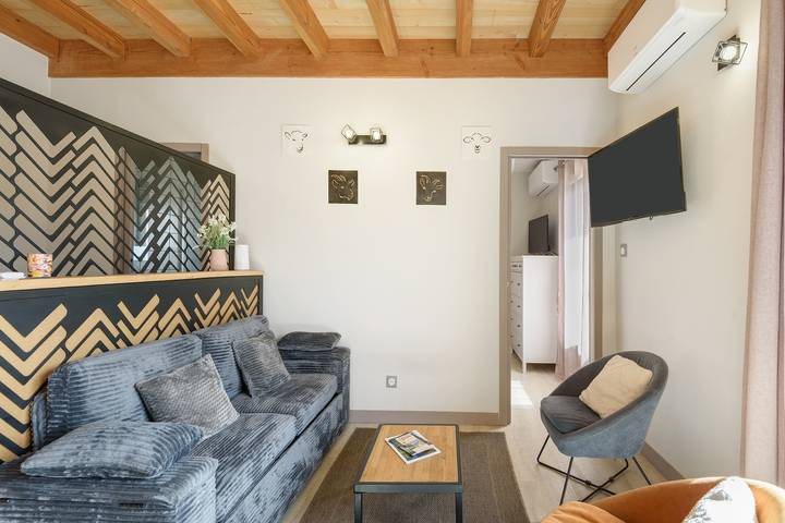 Cottage 'Gîte La Bergerie' avec piscine privée, Wi-Fi et climatisation in Saint-Geniès, Périgord Noir