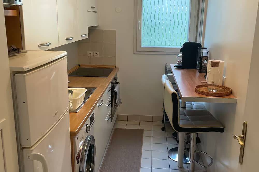 Entire apartment, Charming T2 5min from La Défense in Courbevoie, Hauts-de-Seine