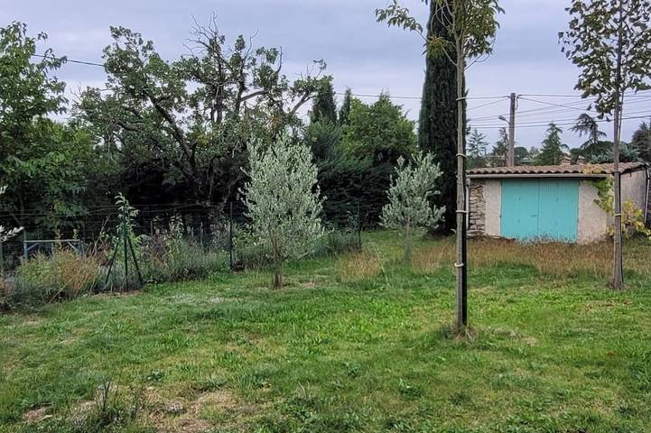 Quiet, detached house close to shops and hiking trails. in Forcalquier, Regionaler Naturpark Luberon