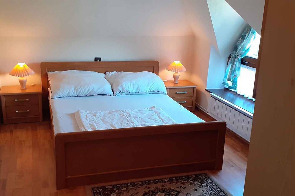 Ganze Wohnung, Ferienwohnung mit Garten und Grill in Gyenesdias, Balaton Hochland Nationalpark