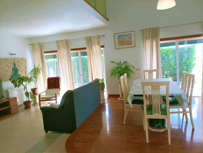 Ferienhaus für 6 Personen, mit Balkon und Terrasse sowie Garten und Pool